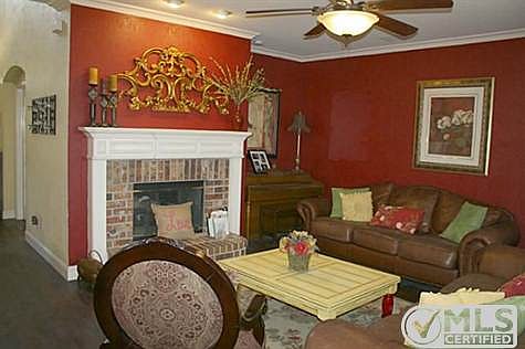 3rd image of 2825 Cedar Wood Dr