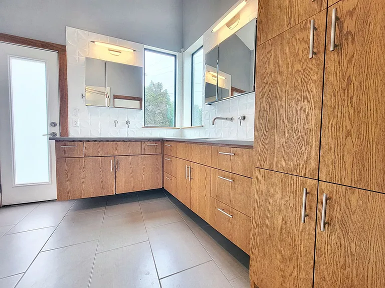 325 Southwind Rd — Photo 15