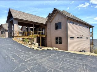 142 Crescent Ln #22A, Banner Elk, NC 28604