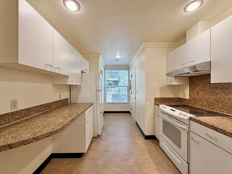 4318 SE Milwaukie Ave #2 — Photo 3