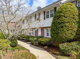 Crestwood Townhouse Condominiums, Wellesley, MA 02482