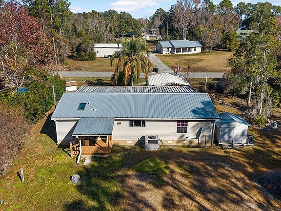 3rd image of 251 PARADISE SHORES Road