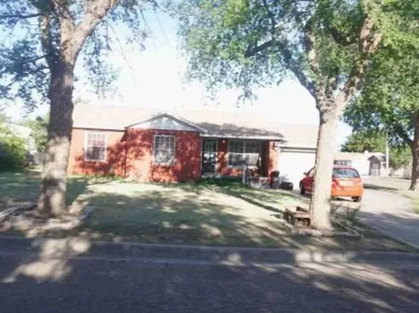 123 Spruce Ave, Dumas, TX 79029