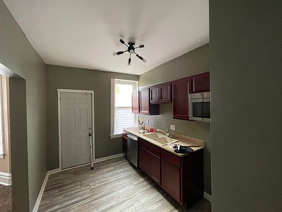 4th image of 5970 Minerva Ave