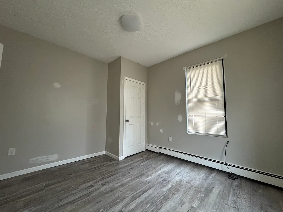 Building Photo - 296B3 Hudson St #3B