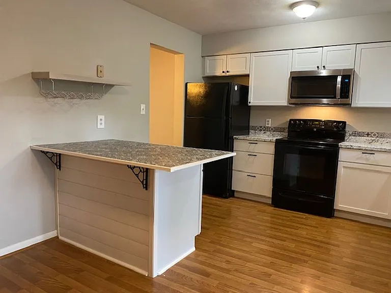 2312 Merl Cir — Photo 30