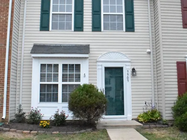 9909 Warwick Pl, Fredericksburg, VA 22408