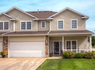 910 Red Hawk Way SE, Altoona, IA 50009
