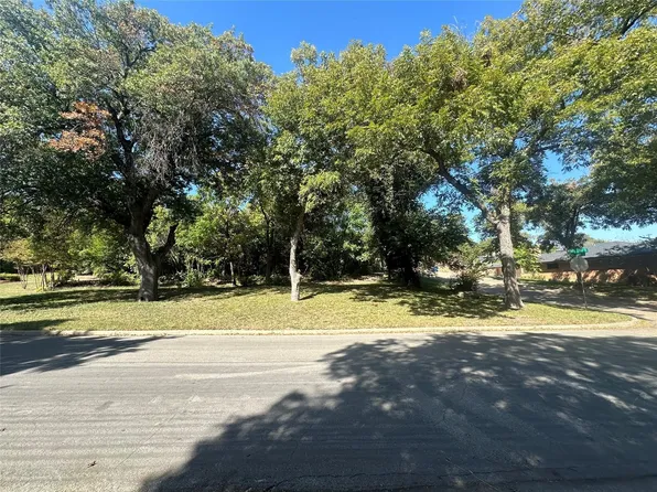 709 Misty Glen Ln, Dallas, TX 75232