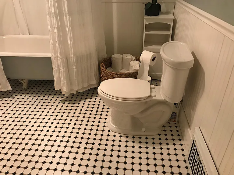 2608 Leclaire St #UPSTAIRS — Photo 18