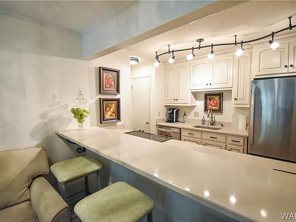 5th image of 1747 Jack Warner Pkwy APT 201-B