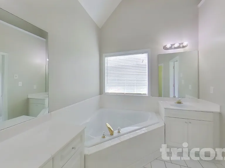 115 Victor Ln — Photo 9