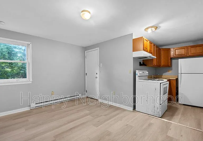 451 Divinity St #I — Photo 1