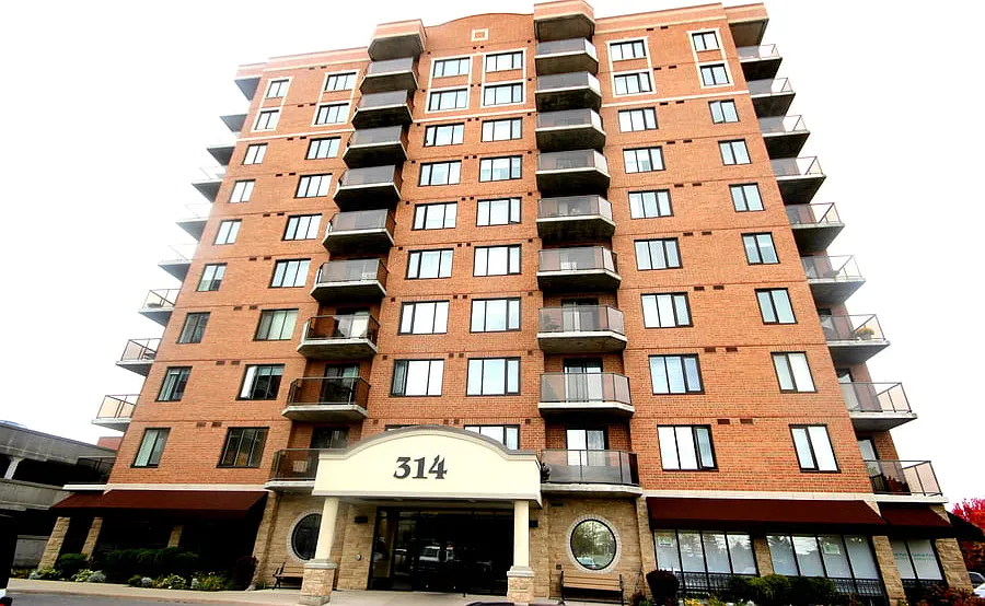 314 Central Park Drive Unit 604 — Photo 1