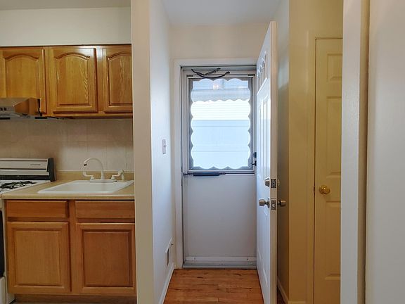 3rd image of 117 Maybury Ave Floor 1