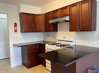 1505 Green Hollow Dr, Iselin, NJ 08830
