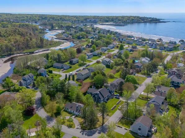21 Surf Lane, Kennebunk, ME 04043