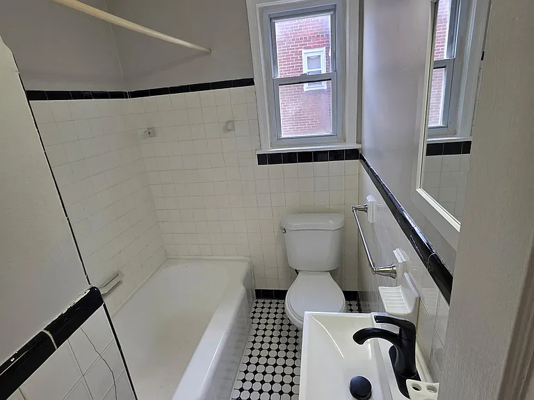 2309 N Broom St #2 — Photo 6