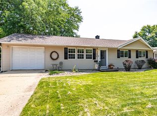 3914 N Cambridge Dr, Decatur, IL 62526