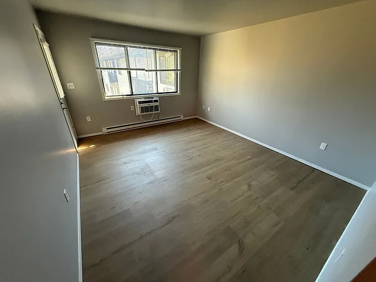 3278 N Dousman St — Photo 27