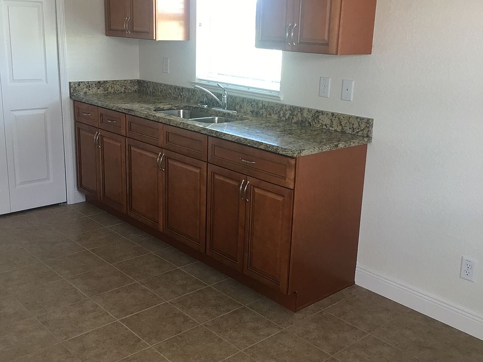 1st image of 530 Old Farm Pl