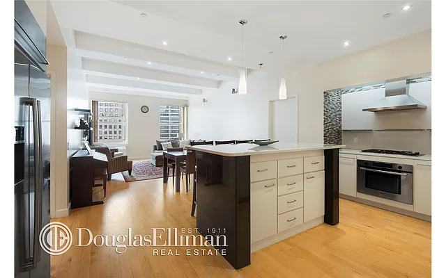 Sold by Douglas Elliman | media 15
