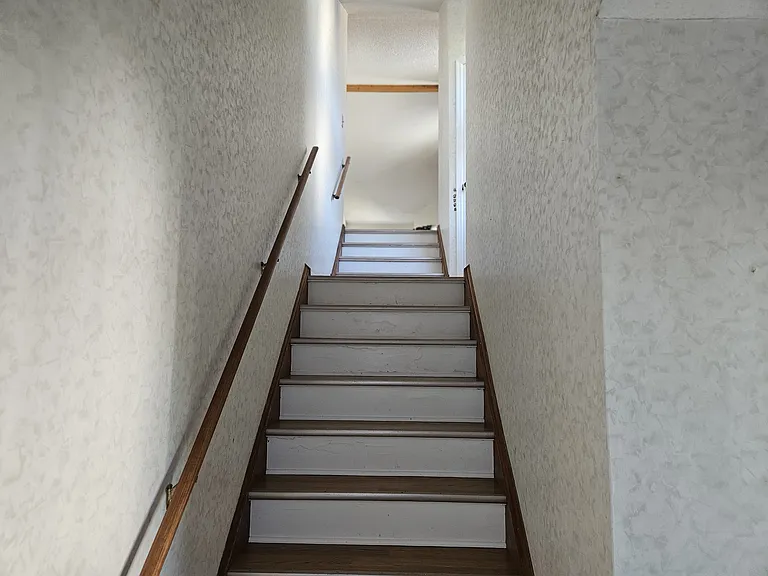 1132 Courtland Dr — Photo 2
