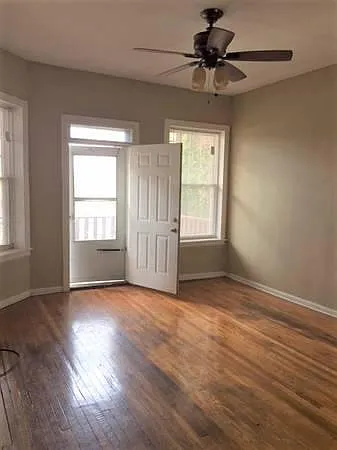 Building Photo - 4542 N Sheridan Rd #2