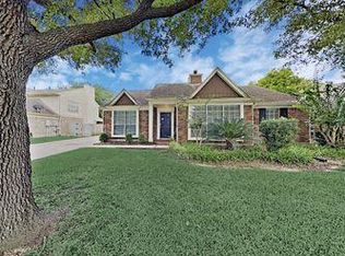 4010 Spring Branch Dr W, Pearland, TX 77584