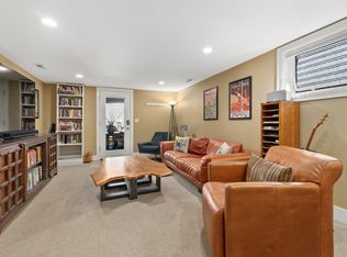 2529 8th Ave W #B, Seattle, WA 98119
