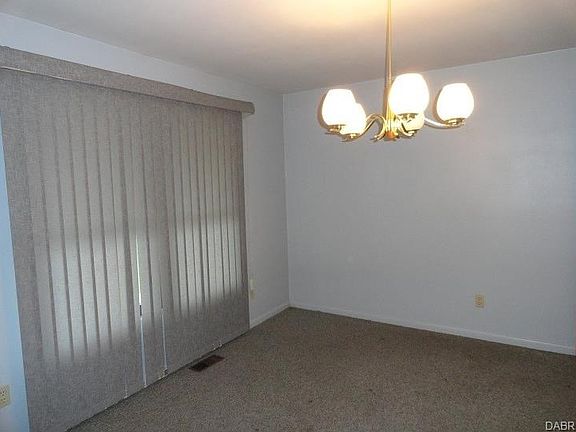 4th image of 222 S Village Dr