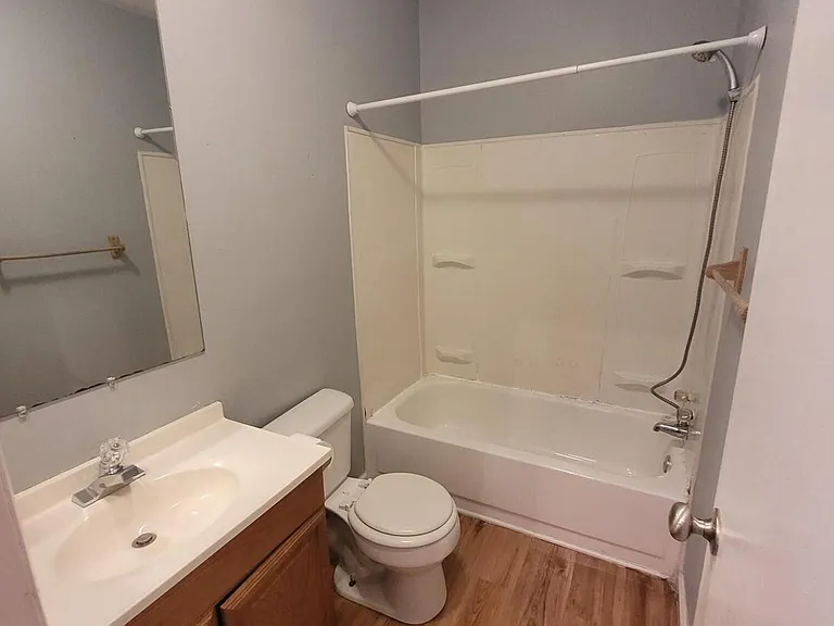 407 Colville St #B — Photo 6