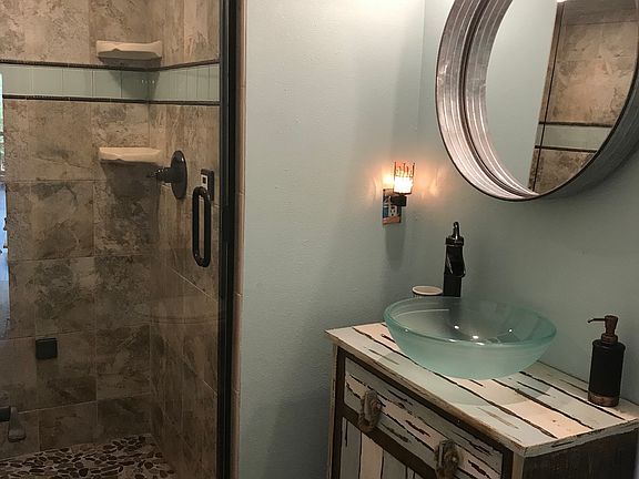 FABULOUS STEAM SHOWER!