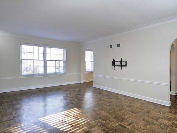 5th image of 7545 Wellington Way APT 1B