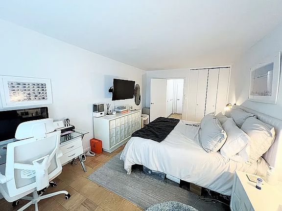 4th image of 245 E 63rd St #C