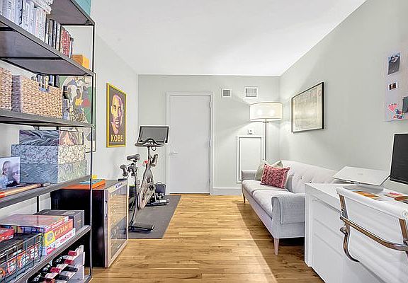 5th image of 360 Furman St APT 1106
