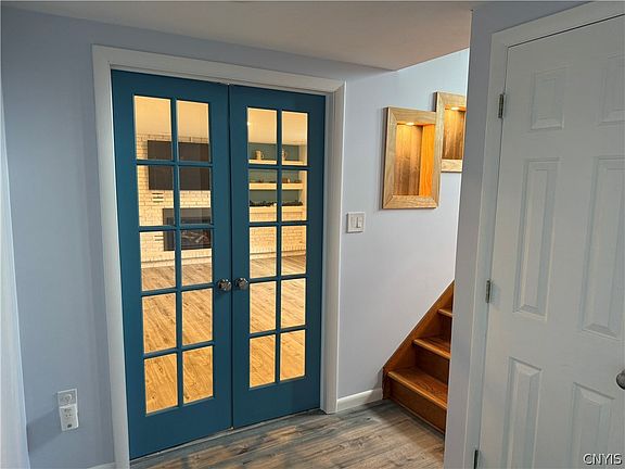 5th image of 12 Christopher Cir