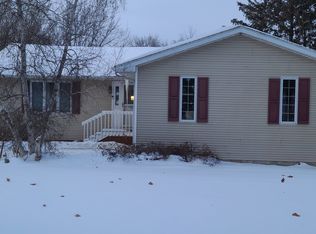 24200 Hillcrest Dr, Sterling, IL 61081