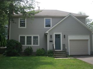 44 James St, Fairfield, CT 06824