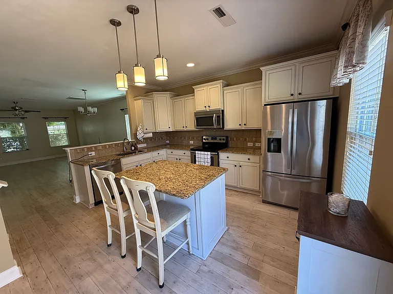 7007 McLothian Ln — Photo 6