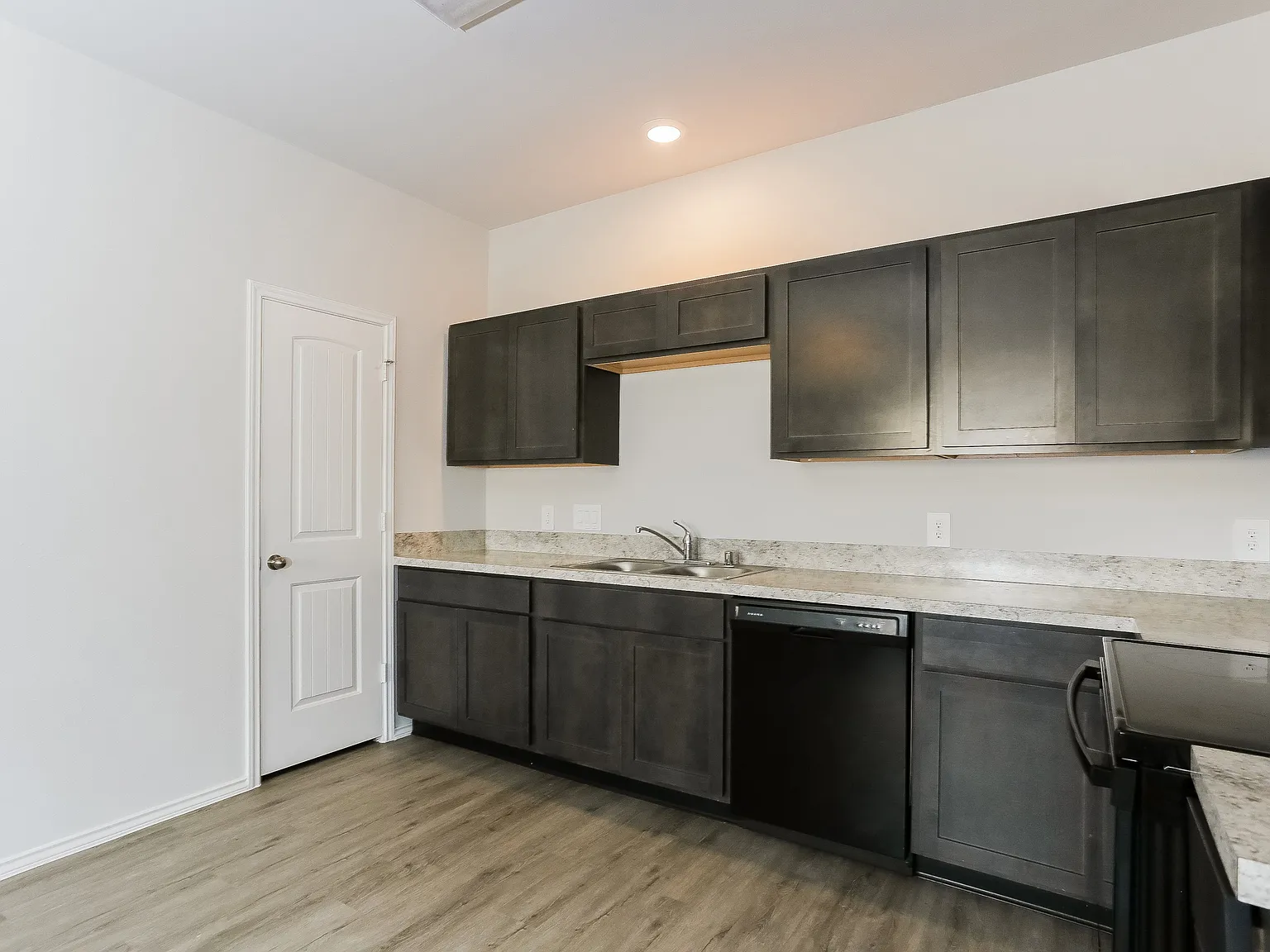 3 bed, 2.5 bath, 1426 sqft, $1,835 — Photo 4