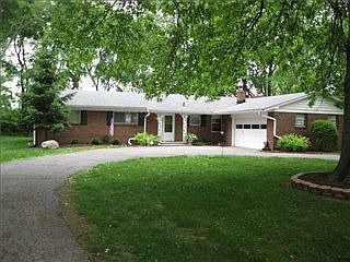 1st image of 1421 Oakwood Trl