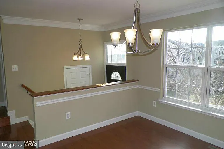 434 Lilac Ter NE — Photo 3