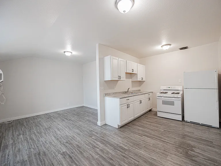 864 E Chandler Blvd, Chandler Az — Photo 7