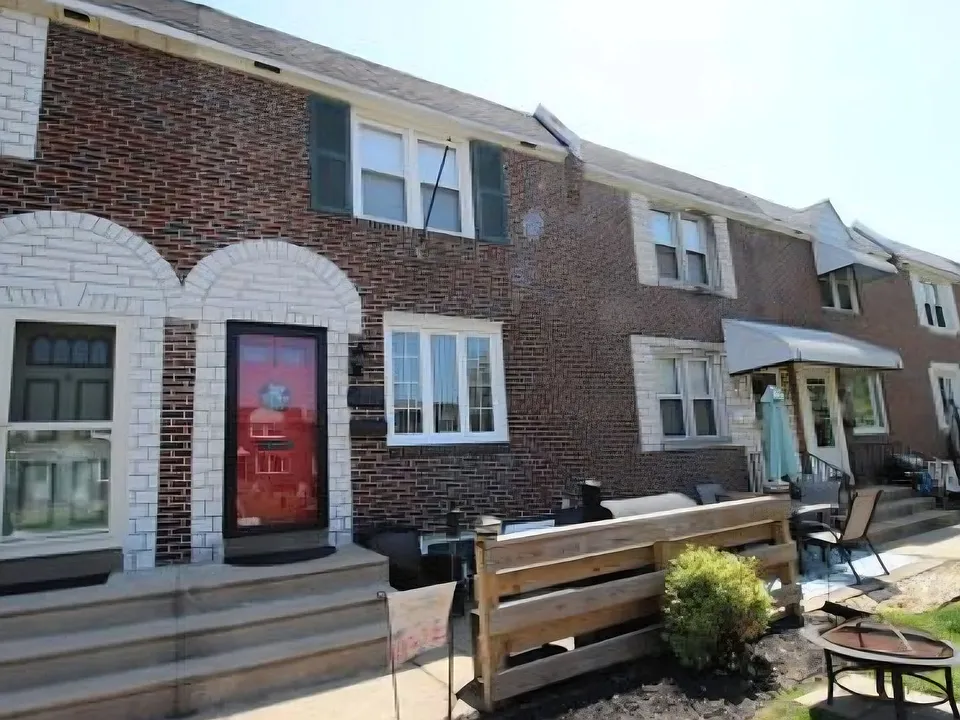 928 Maple Ave