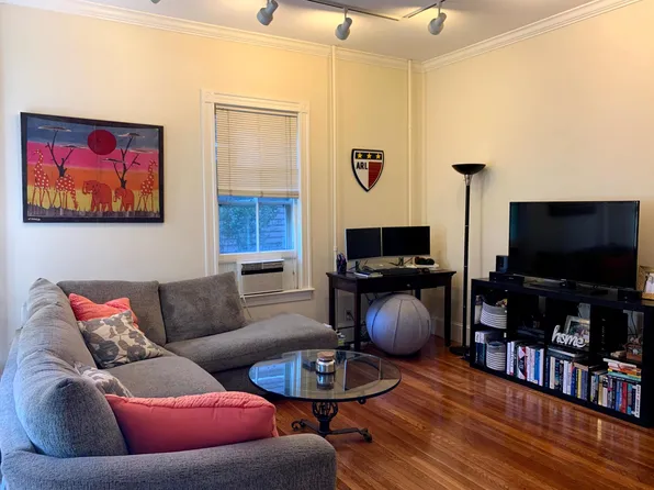 49 Sacramento St #1A, Cambridge, MA 02138