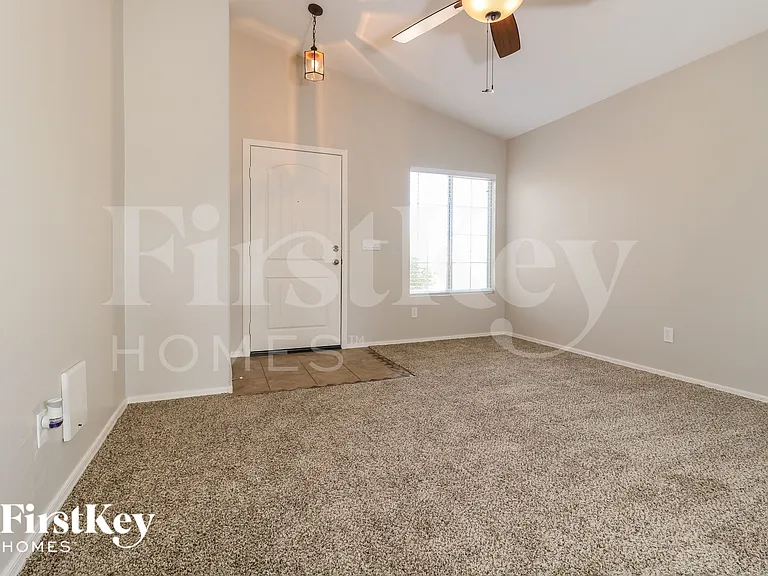 1071 S 224th Ln — Photo 4