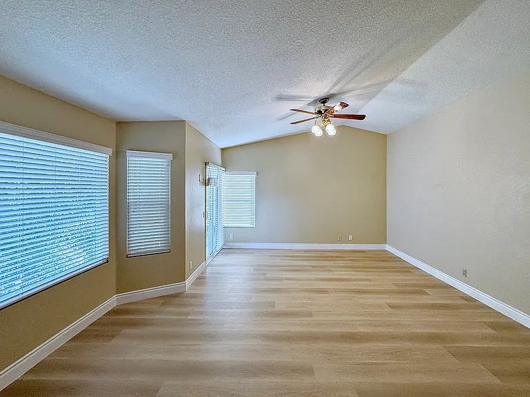 1652 Longview Dr — Photo 10