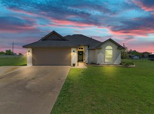 401 Lariat Ln, Godley, TX 76044