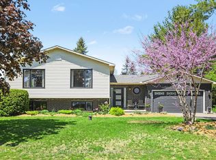 3229 Wild Cherry Dr, Ottawa, ON K0A 2W0
